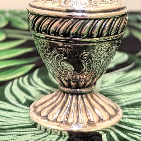 3/$30 Elegant Antique Viking 1034 Genuine Silver Plated Salt and Pepper Shaker - Picture 8 of 13